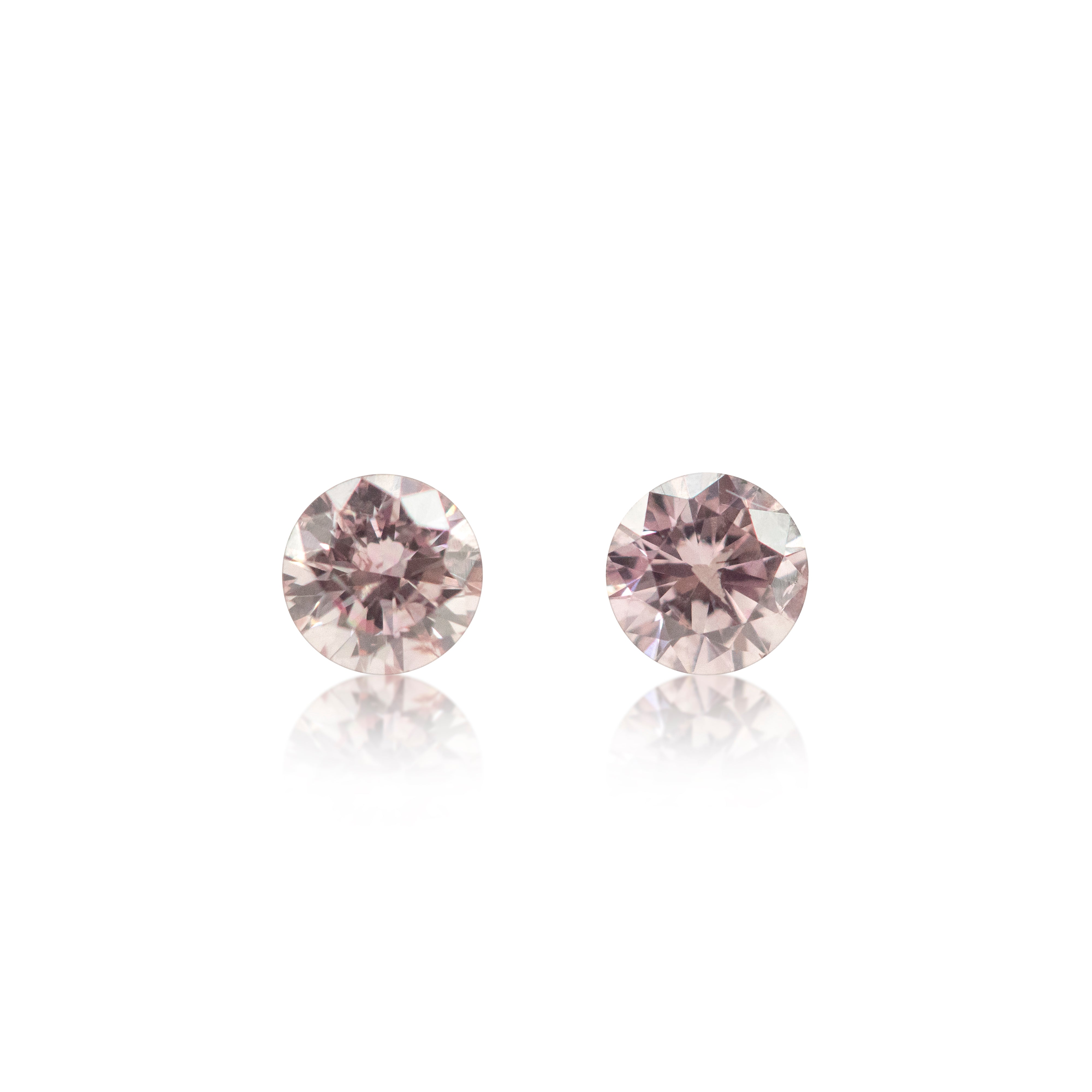 2 = 0.32ct Argyle Pink 7P Round Brilliant Cut