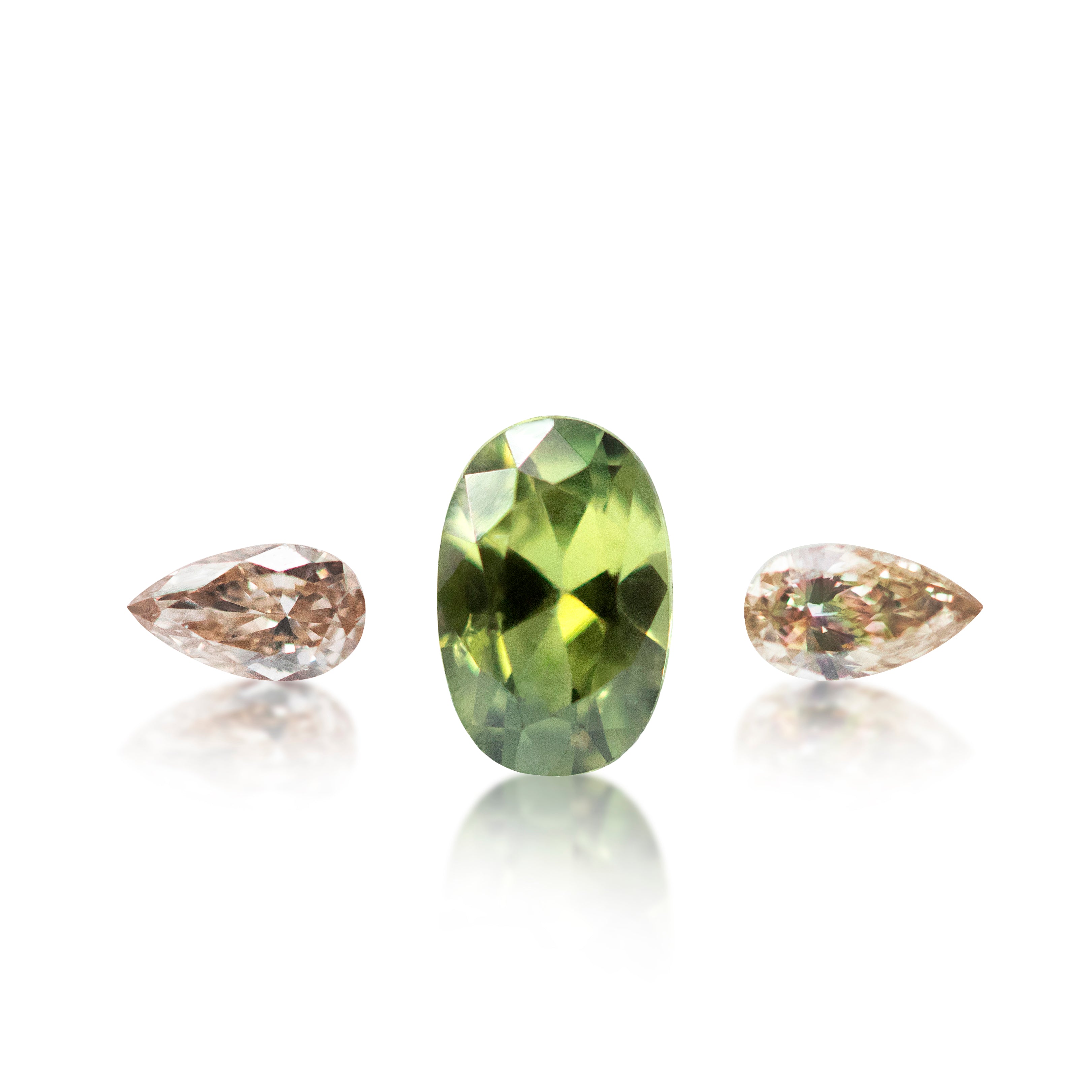 0.55 ct Parti-Sapphire & 2 = 0.10 ct Argyle Champagne Pears