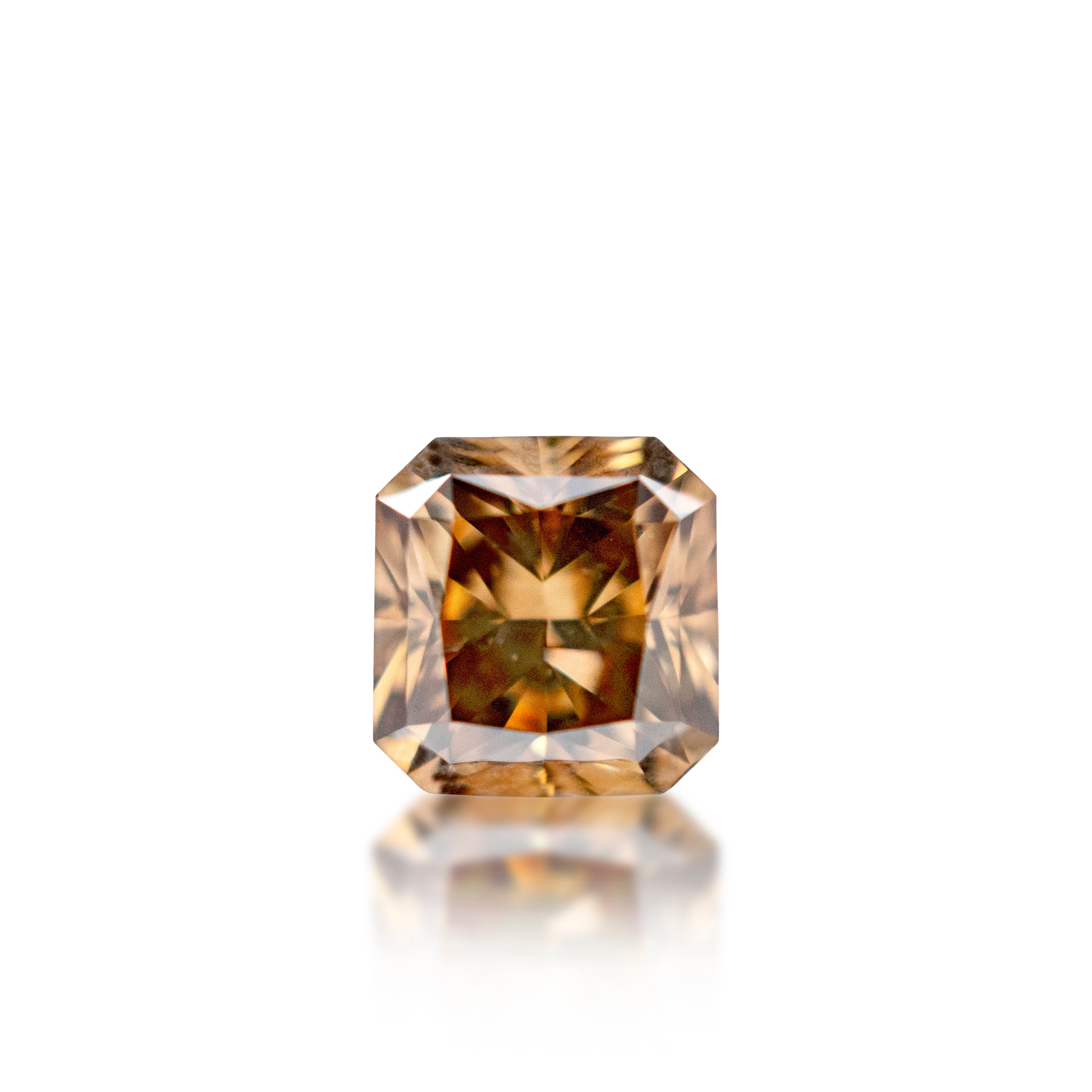 0.47 ct Argyle Champagne Radiant Cut C7