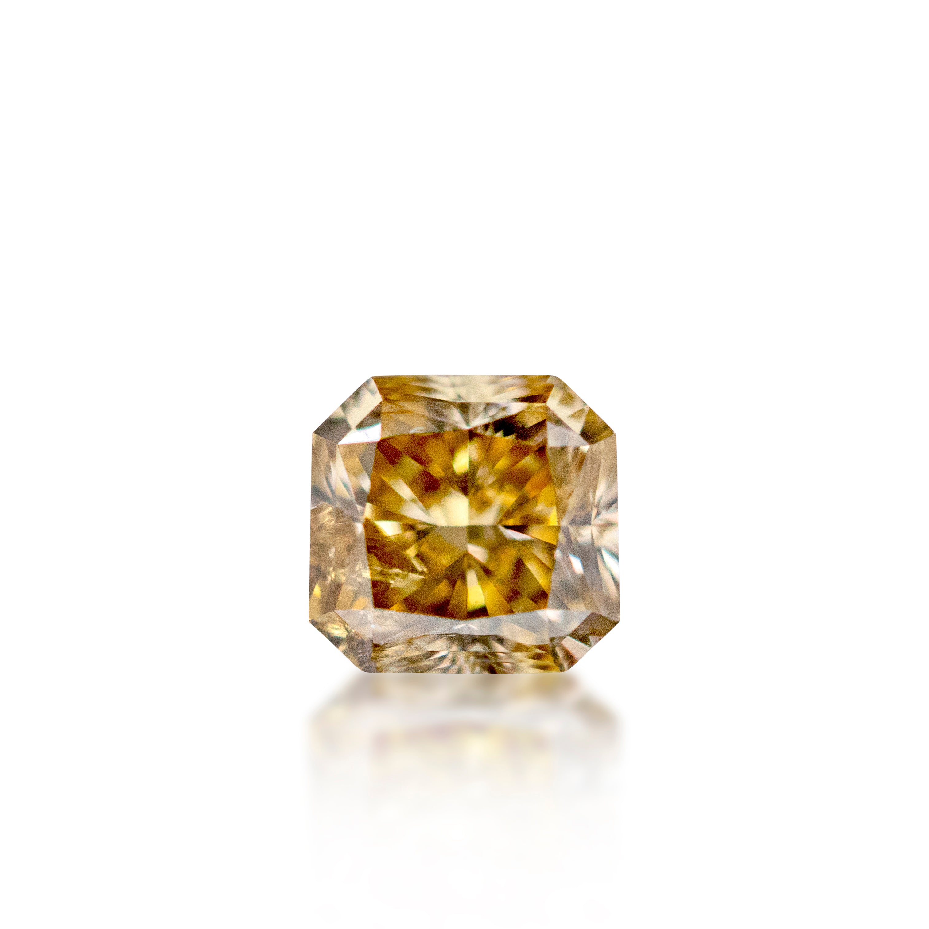 0.49 ct Argyle Champagne Radiant Cut C2